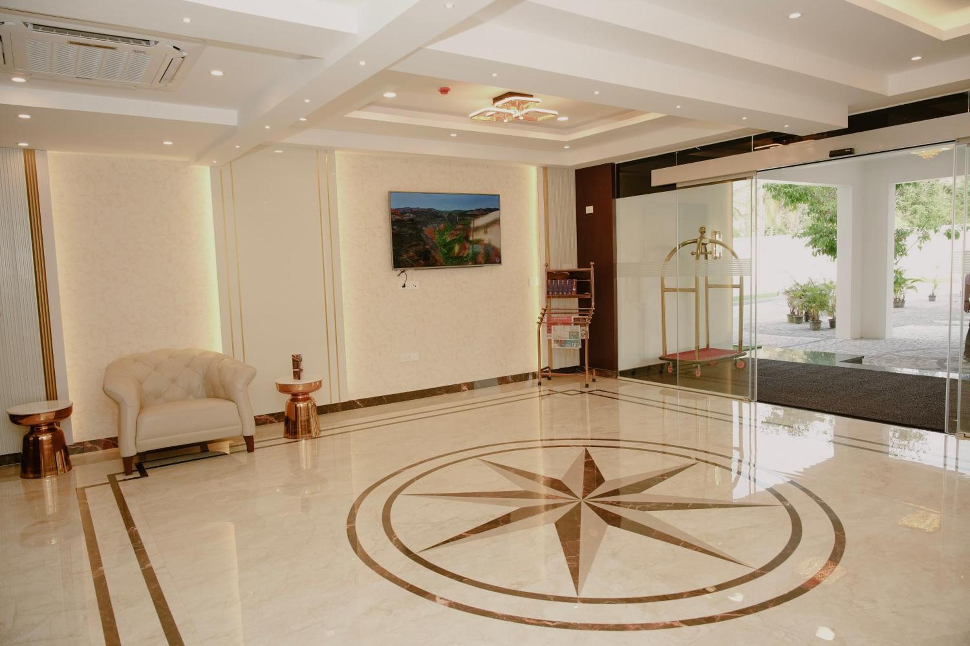 The King'S Meadows Hotel Golhalli Exterior photo