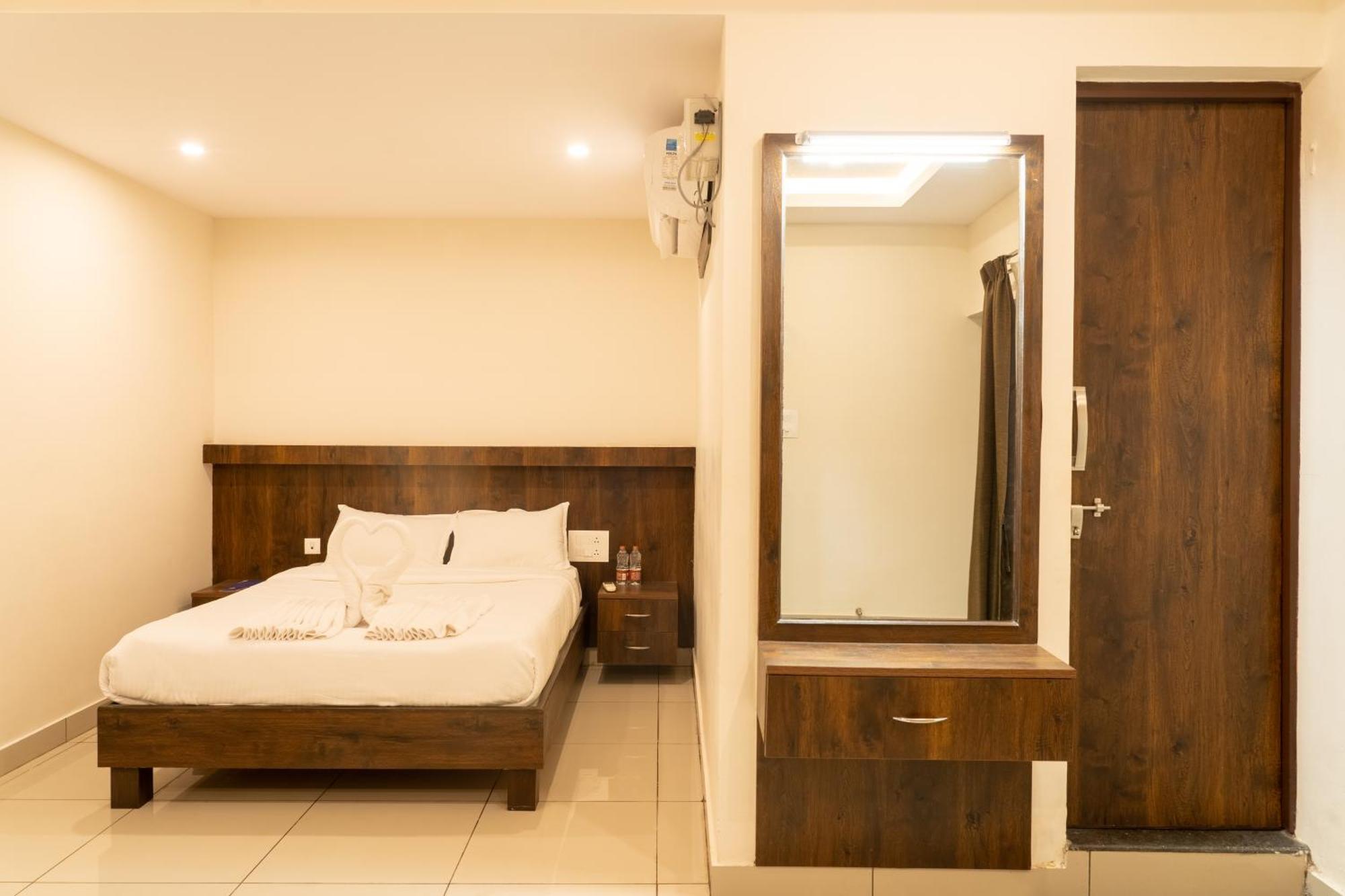The King'S Meadows Hotel Golhalli Exterior photo